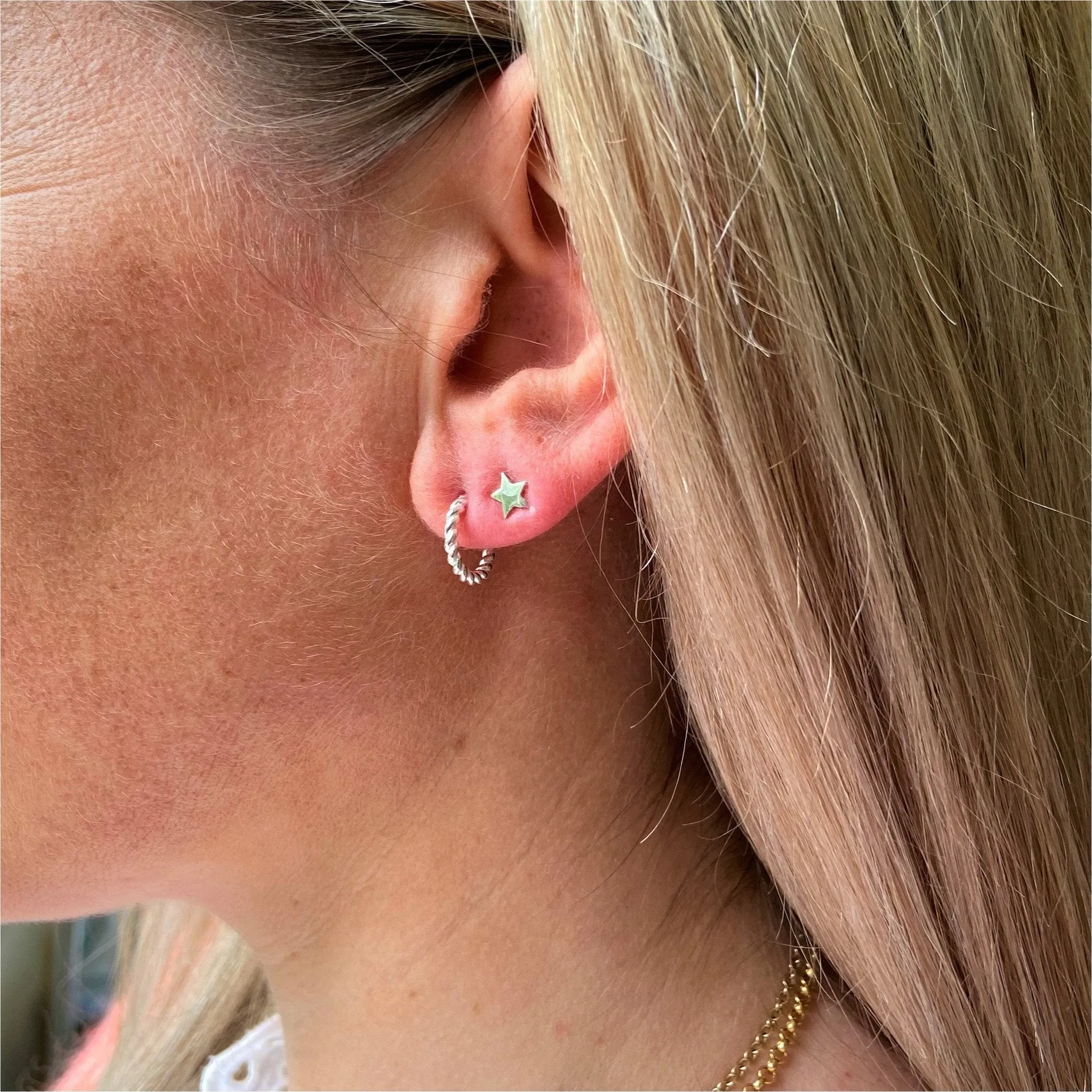 Alhambra Micro Twisted Sterling Silver Hoop Earrings