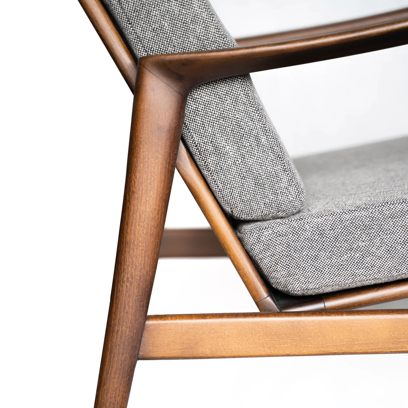 Homa Armchair